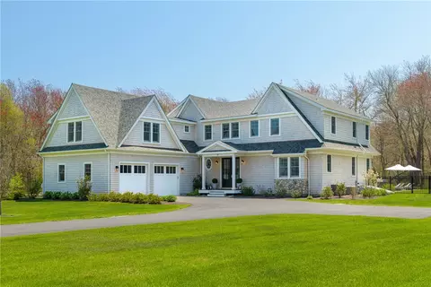 35 Battery Ln, Jamestown, RI 02835