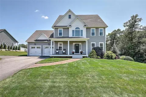 1 W Farm Rd, Smithfield, RI 02917