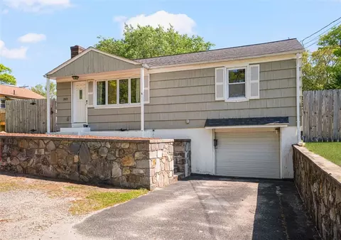 333 Tiogue Ave, Coventry, RI 02816