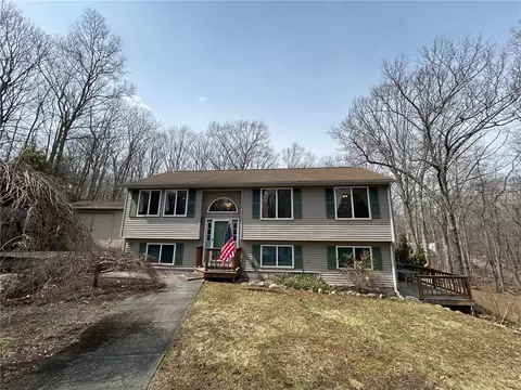 630 Whaley Hollow Rd, Coventry, RI 02816