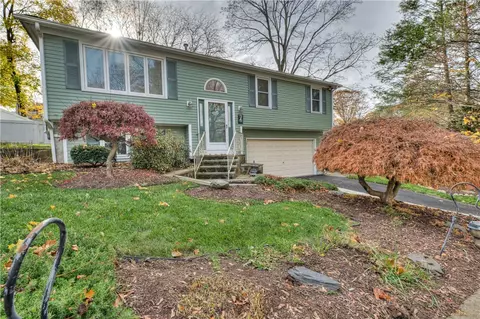 60 North St, Cranston, RI 02920