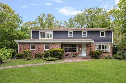 1 Gladridge Dr, East Greenwich, RI 02818