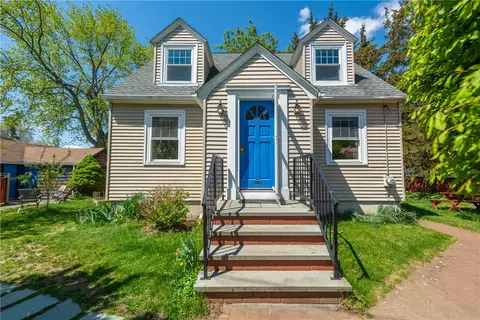 31 Errol St, Warwick, RI 02888