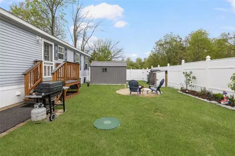Exterior - 40 Hemlock Rd, Glocester, RI 02814 photo 4 of 11