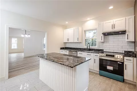 7 Florence St, Putnam, CT 06260