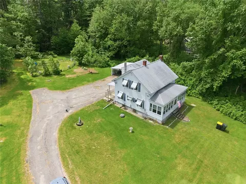 250 Spring Lake Rd, Glendale, RI 02826