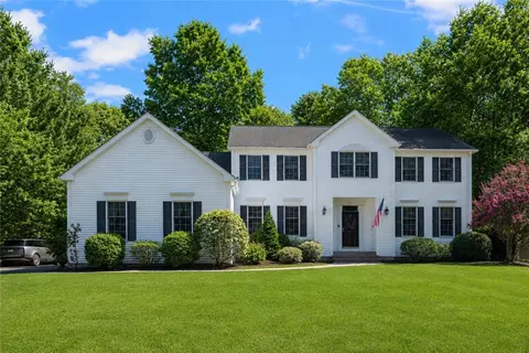 294 Sylvan Ct, Saunderstown, RI 02874
