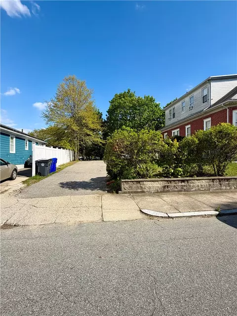 41 Messina St, Providence, RI 02908