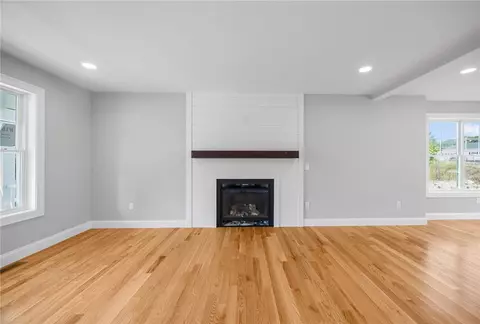 188 St Louis Ave, Woonsocket, RI 02895 photo 5