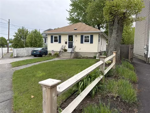353 Massasoit Ave, East Providence, RI 02914