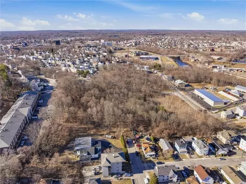 413 Manville Rd, Woonsocket, RI 02895 photo 25