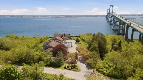 150 Bay View Dr #1, Jamestown, RI 02835