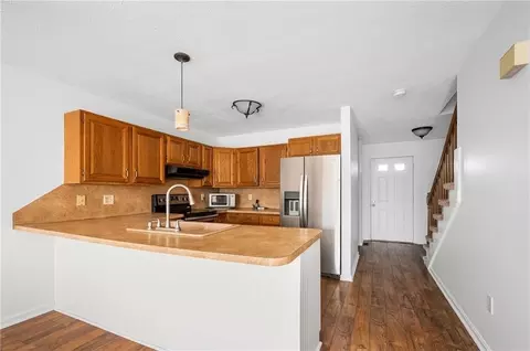 4 Smithfield Rd #18, North Providence, RI 02904