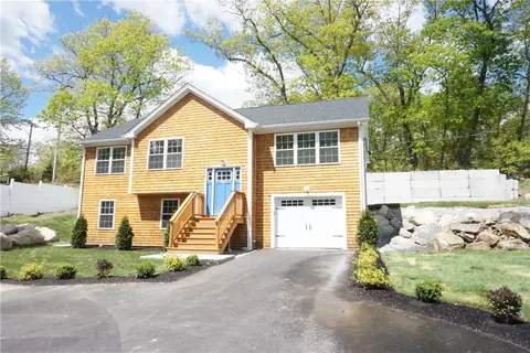 178 Highland St, Cranston, RI 02920
