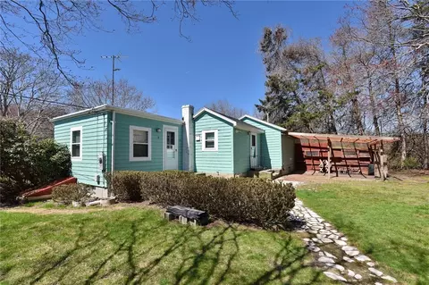 58 Vaucluse Ave, Middletown, RI 02842