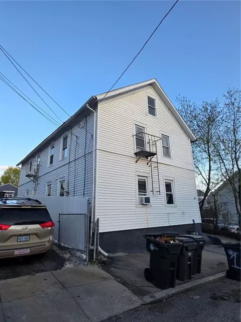 9 Hannah St, Providence, RI 02909
