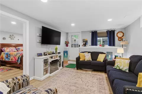 107 Irene Blvd, Woonsocket, RI 02895 photo 10