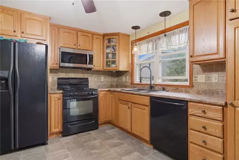 107 Irene Blvd, Woonsocket, RI 02895 photo 2