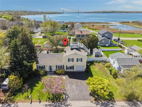54 Canton Ave, Portsmouth, RI 02871