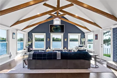 166 New Meadow Rd, Barrington, RI 02806