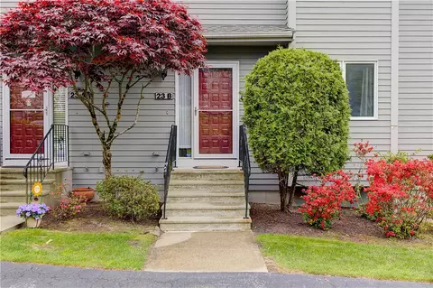 23 Waterview Dr #B, Smithfield, RI 02917
