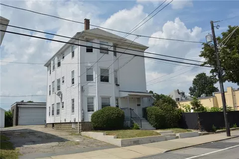 1172 N Main St, Providence, RI 02906
