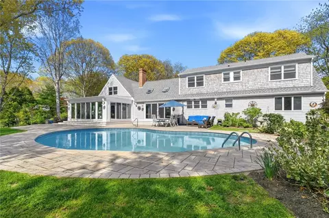 219 W Reach Dr, Jamestown, RI 02835