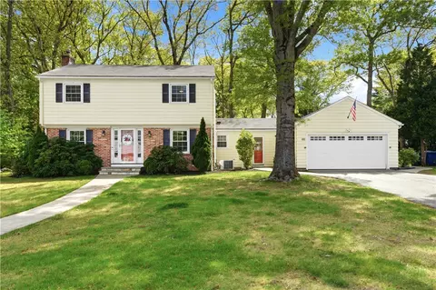 66 Maplewood Dr, East Greenwich, RI 02818