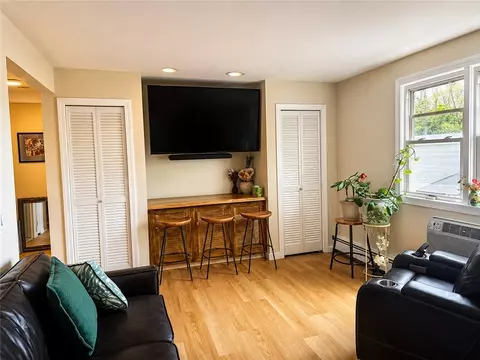 2160 Mineral Spring St #J1-16, North Providence, RI 02911