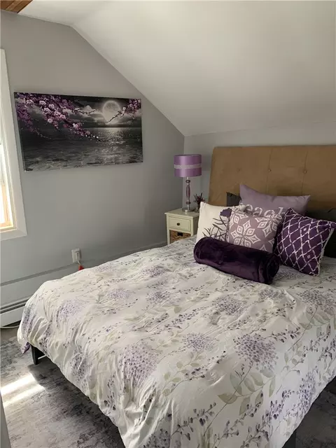 Bedroom - 213 Ottawa Ave, Warwick, RI 02889 photo 1 of 3
