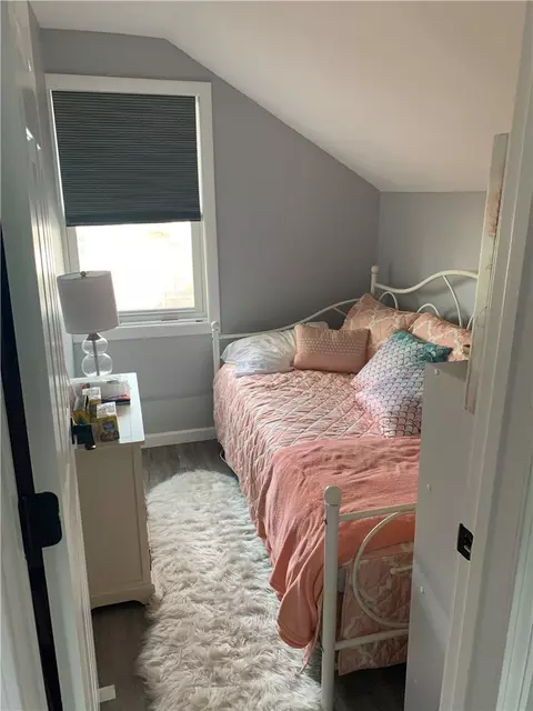 Bedroom - 213 Ottawa Ave, Warwick, RI 02889 photo 3 of 3