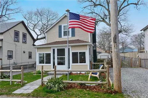213 Ottawa Ave, Warwick, RI 02889
