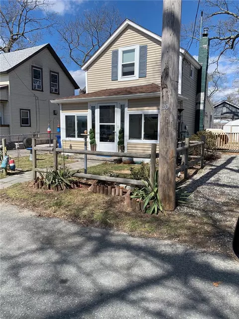 213 Ottawa Ave, Warwick, RI 02889