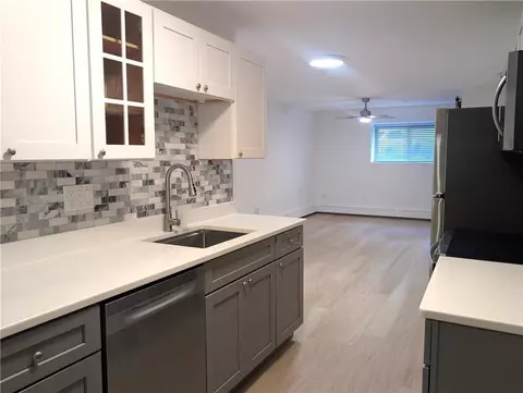 420 Woodward Rd #19, North Providence, RI 02904