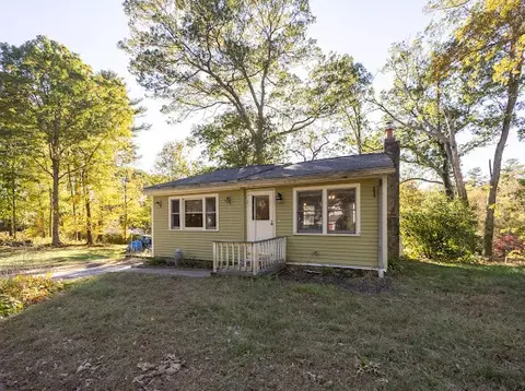 106 Echo Rd, Glocester, RI 02814
