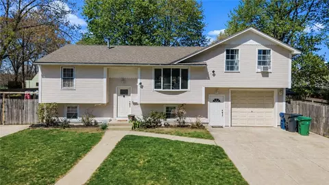 81 Allen Ave, Warwick, RI 02889
