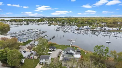 102 Sayles Ave, Warwick, RI 02889