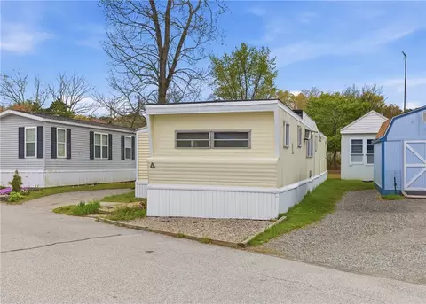 4 Lane 3 Ln, Coventry, RI 02816