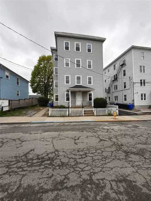 38 Fletcher St, Central Falls, RI 02863