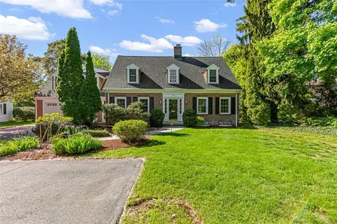 340 Newman Ave, Rumford, RI 02916