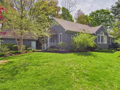 30 Forest Rd, Bristol, RI 02809