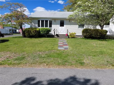 48 Jenks St, East Providence, RI 02914