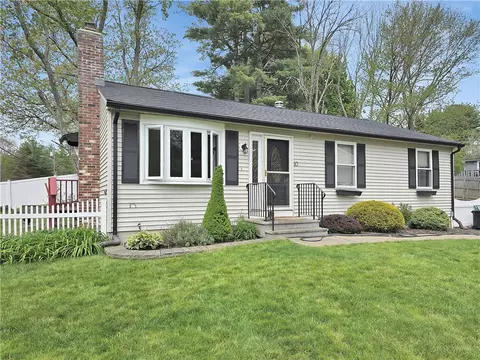 10 Chapel St, Burrillville, RI 02830