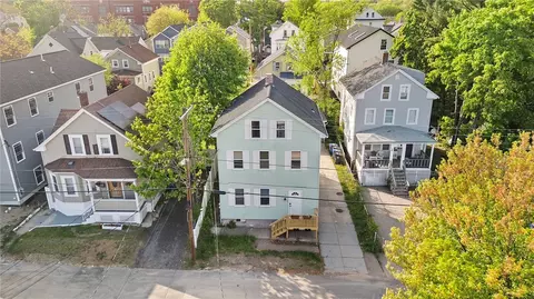 30 Sherwood St, Providence, RI 02908