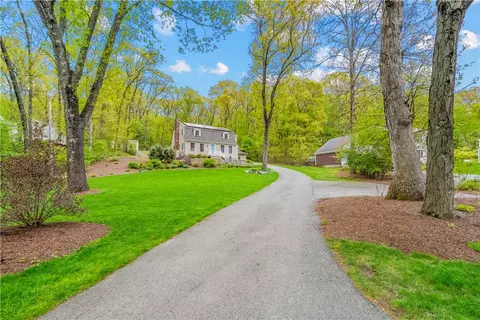 17 Will Croft St, Cumberland, RI 02864