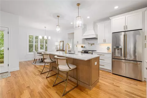124 Oak St, South Kingstown, RI 02879