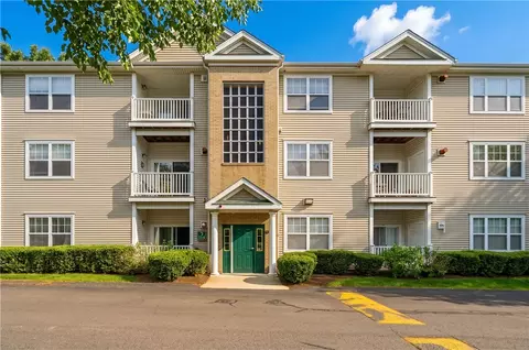 114 Mill St #303, Woonsocket, RI 02895