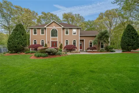 329 Wickham Rd, North Kingstown, RI 02852
