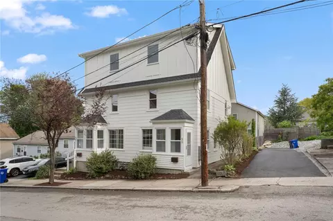 54 Grand View St, Providence, RI 02906
