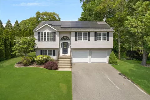 111 S Comstock Pkwy, Cranston, RI 02921
